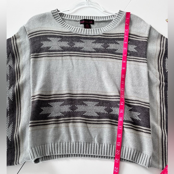 MATERIAL GIRL | Med | Fringe Sweater Poncho - Picture 8 of 8